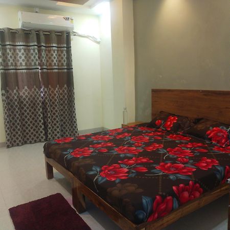 Anant Home Stay 우자인 외부 사진