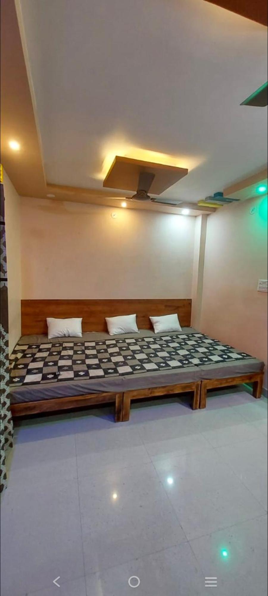 Anant Home Stay 우자인 외부 사진