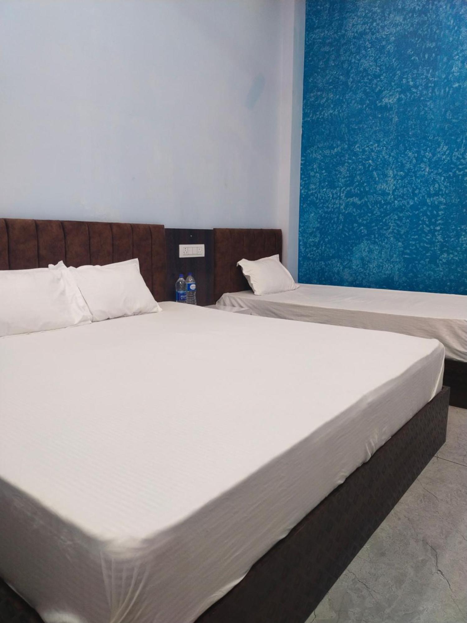 Anant Home Stay 우자인 외부 사진