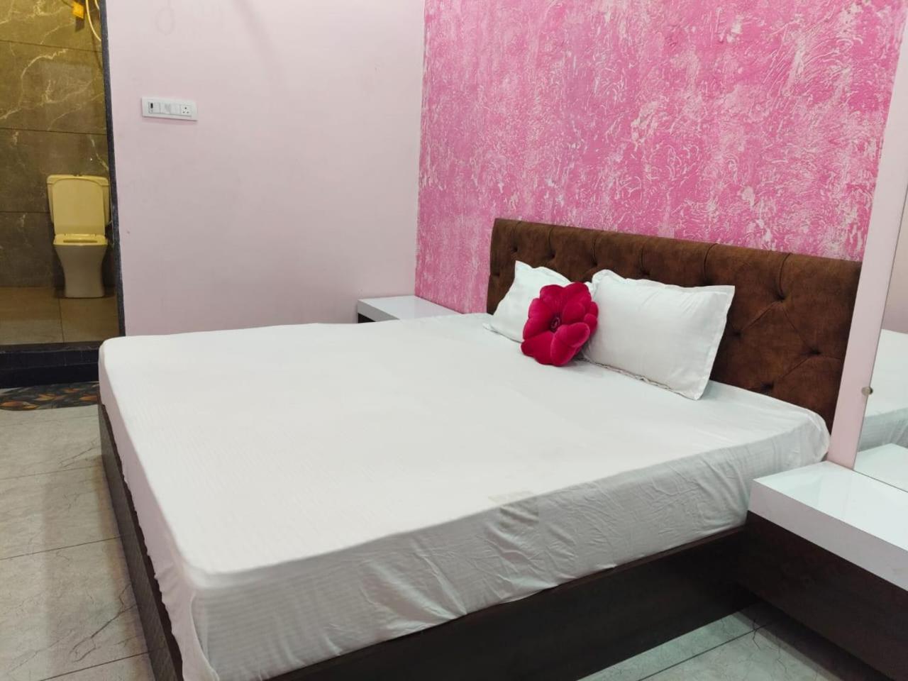 Anant Home Stay 우자인 객실 사진