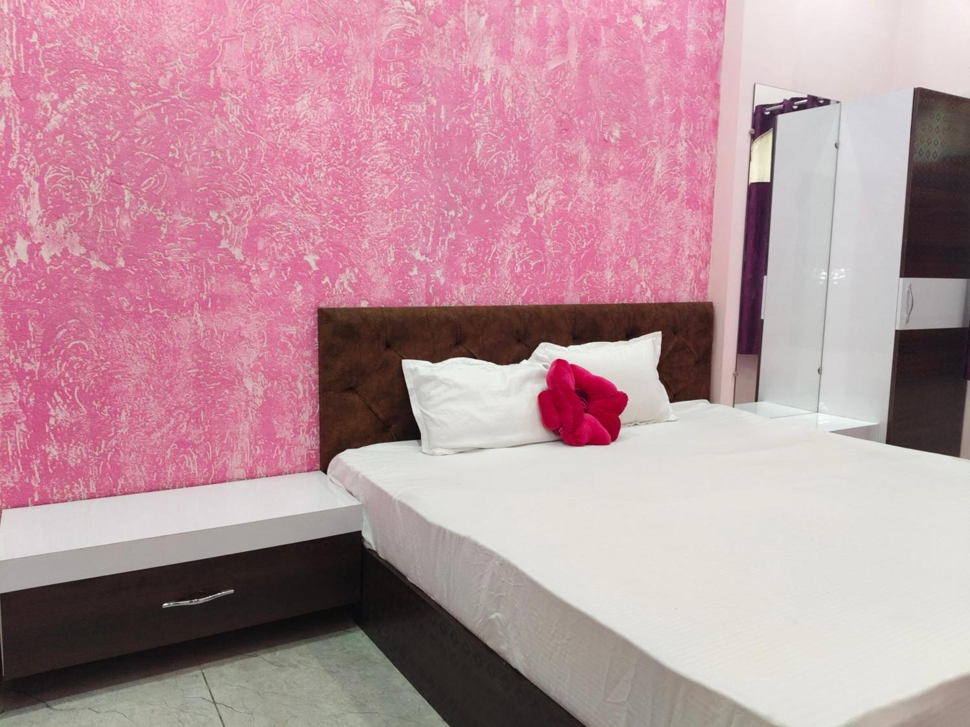 Anant Home Stay 우자인 객실 사진